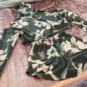 Floral print short set with crop top